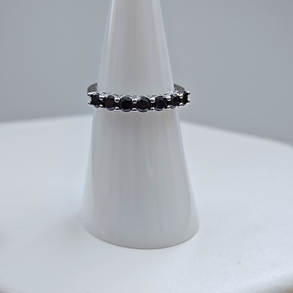 7 Stones Black Moissanite - Picture 1 of 8